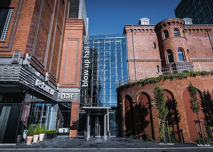 Hotel Blow Up Hall 5050